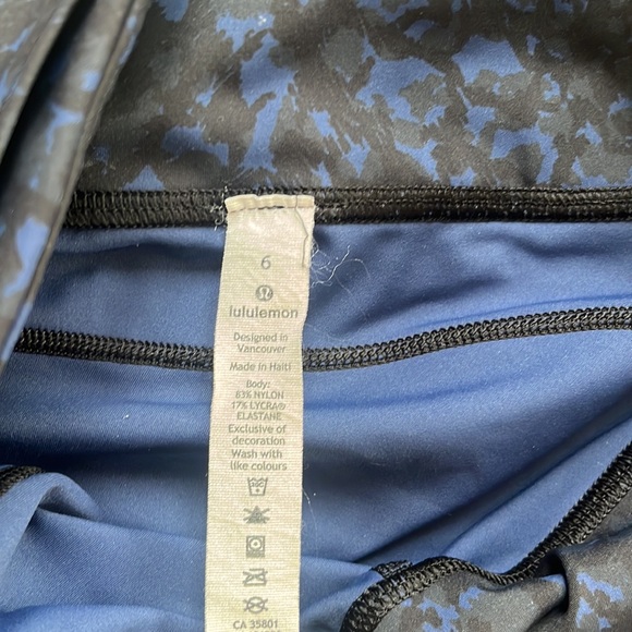 🍋Lululemon blue and black Luxtreme crops size 6 - Picture 6 of 10